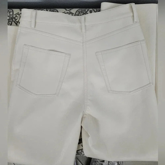 Aritzia Wilfred The Melina Birch High Rise Faux Leather Cropped Pant - Picture 11 of 16